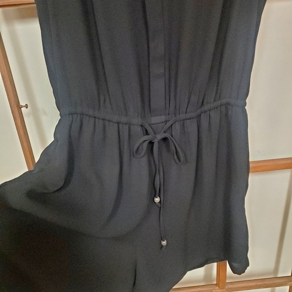 Daniel Rainn Black Sleeveless Lightweight Drawstring Romper, size S - Picture 3 of 9